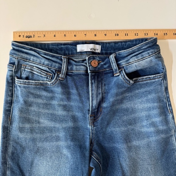 Vervet Mid Rise Carlene Straight Raw Hem Women’s size 28 - Picture 11 of 13